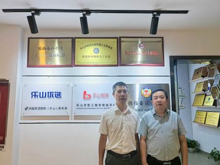 127aa2bbb40a46c4e4b34c02d07ca56